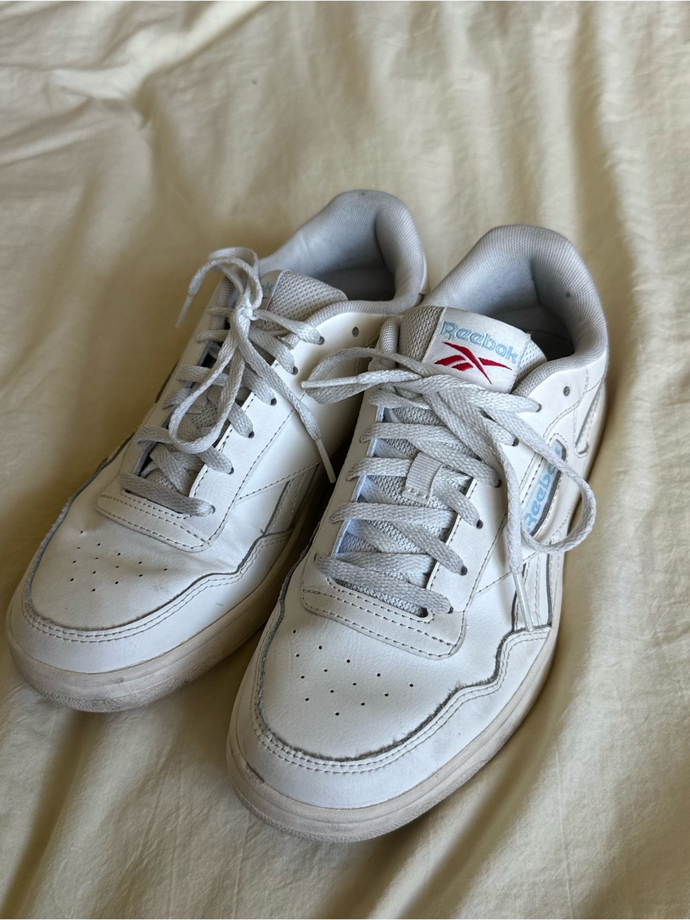 Reebok Court Advance Womens Sneakers. Chalk Pearl Blue. Size 8.